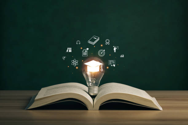 e-learning-graduate-certificate-program-concept-lightbulb-on-the-book-with-graduation-hat-and